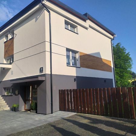 Pokoje I Apartamenty Na Szkolnej Затор Екстериор снимка