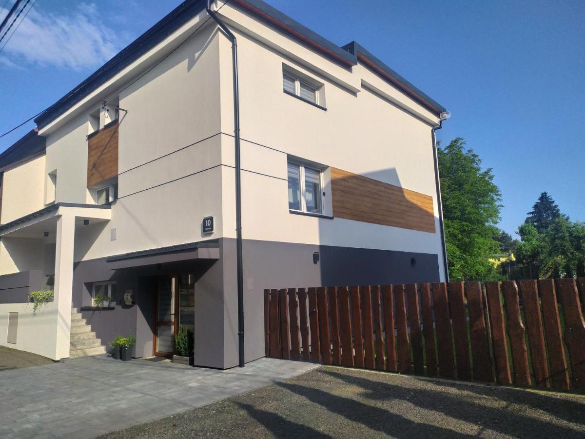 Pokoje I Apartamenty Na Szkolnej Затор Екстериор снимка