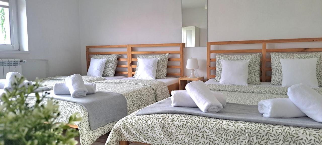 Pokoje I Apartamenty Na Szkolnej Затор Екстериор снимка