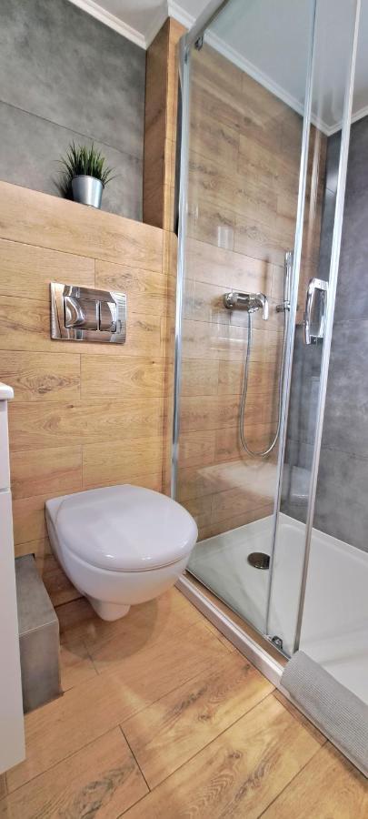 Pokoje I Apartamenty Na Szkolnej Затор Екстериор снимка