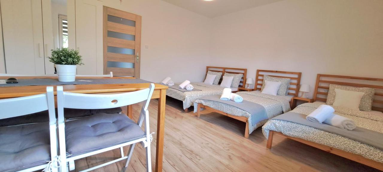 Pokoje I Apartamenty Na Szkolnej Затор Екстериор снимка